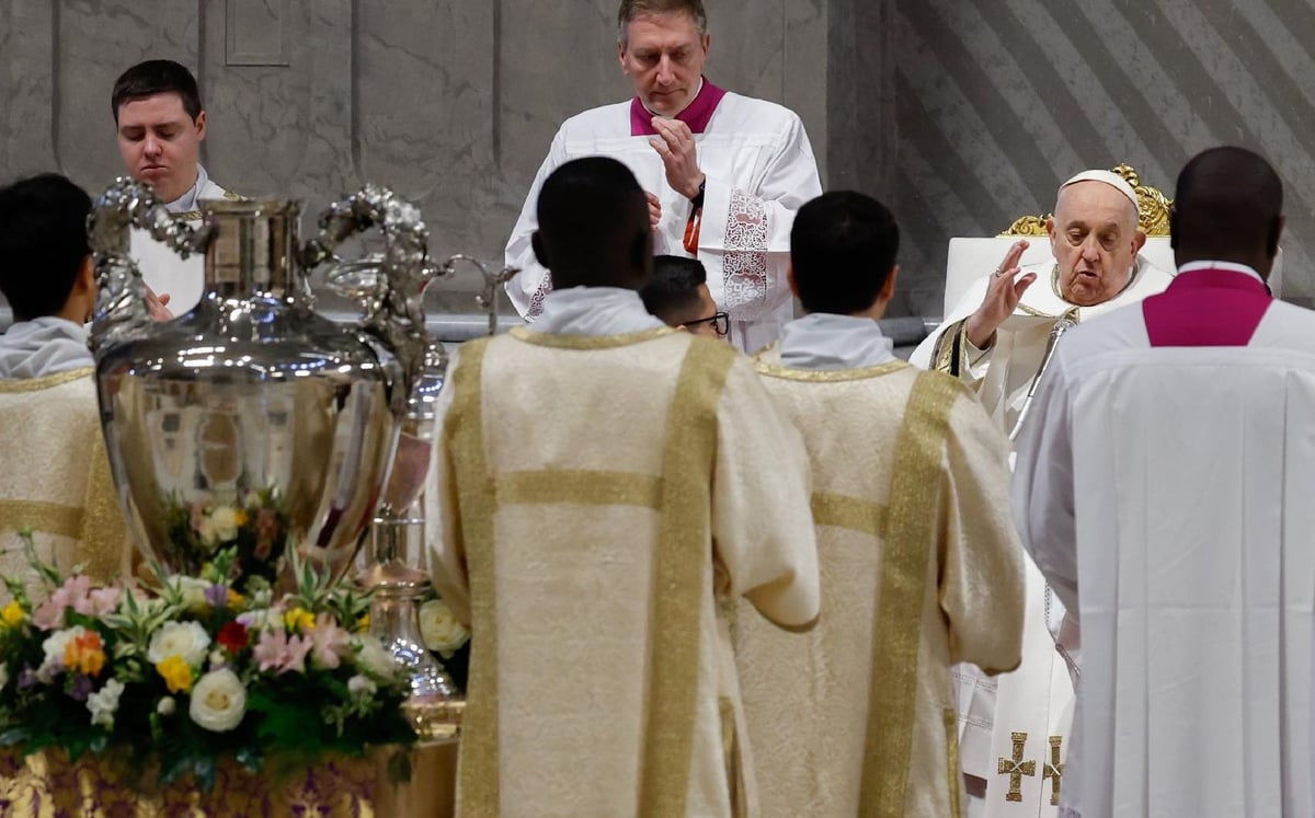 Let ‘tears Of Repentance Flow Pope Tells Priests At Chrism Mass Northwest Catholic Read 